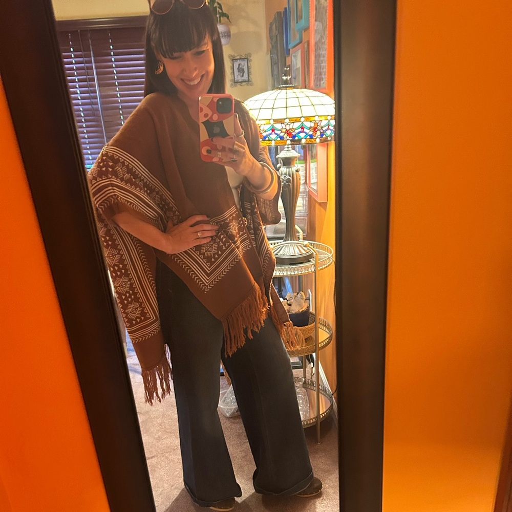 Vintage Atmosphere Boho Fringe Wrap (S/M)